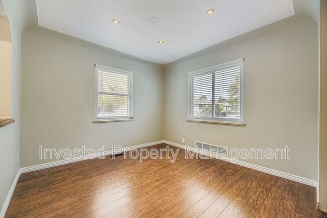 Foto del edificio - 6045 Marshall Ct