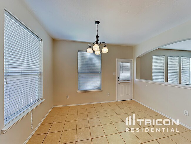 Building Photo - 9715 Haleys Comet Cir