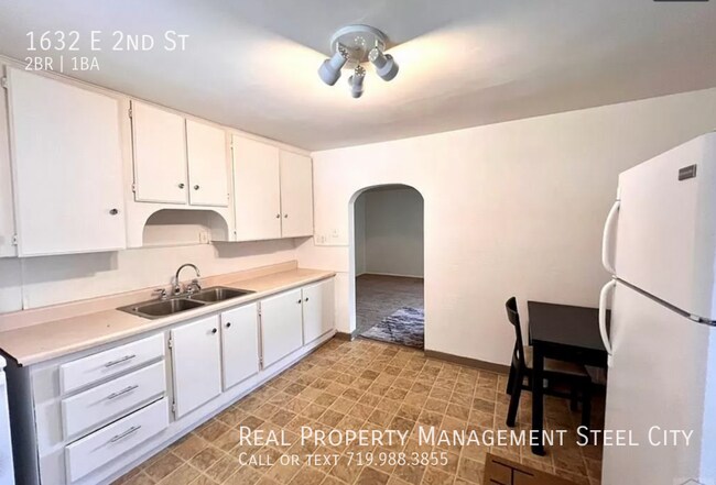 Building Photo - Spacious 2 Bedroom Home with Bonus Room