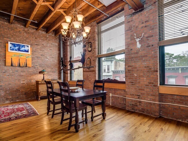 Foto del edificio - 126 Webster Ave