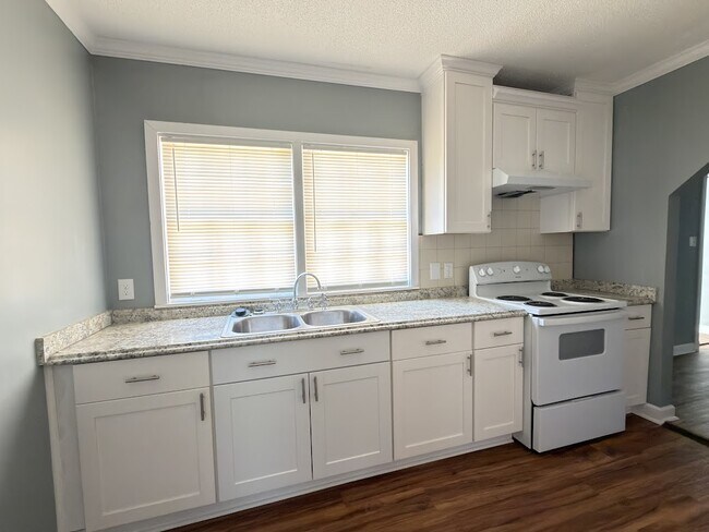 Foto del edificio - 504 E Adair St