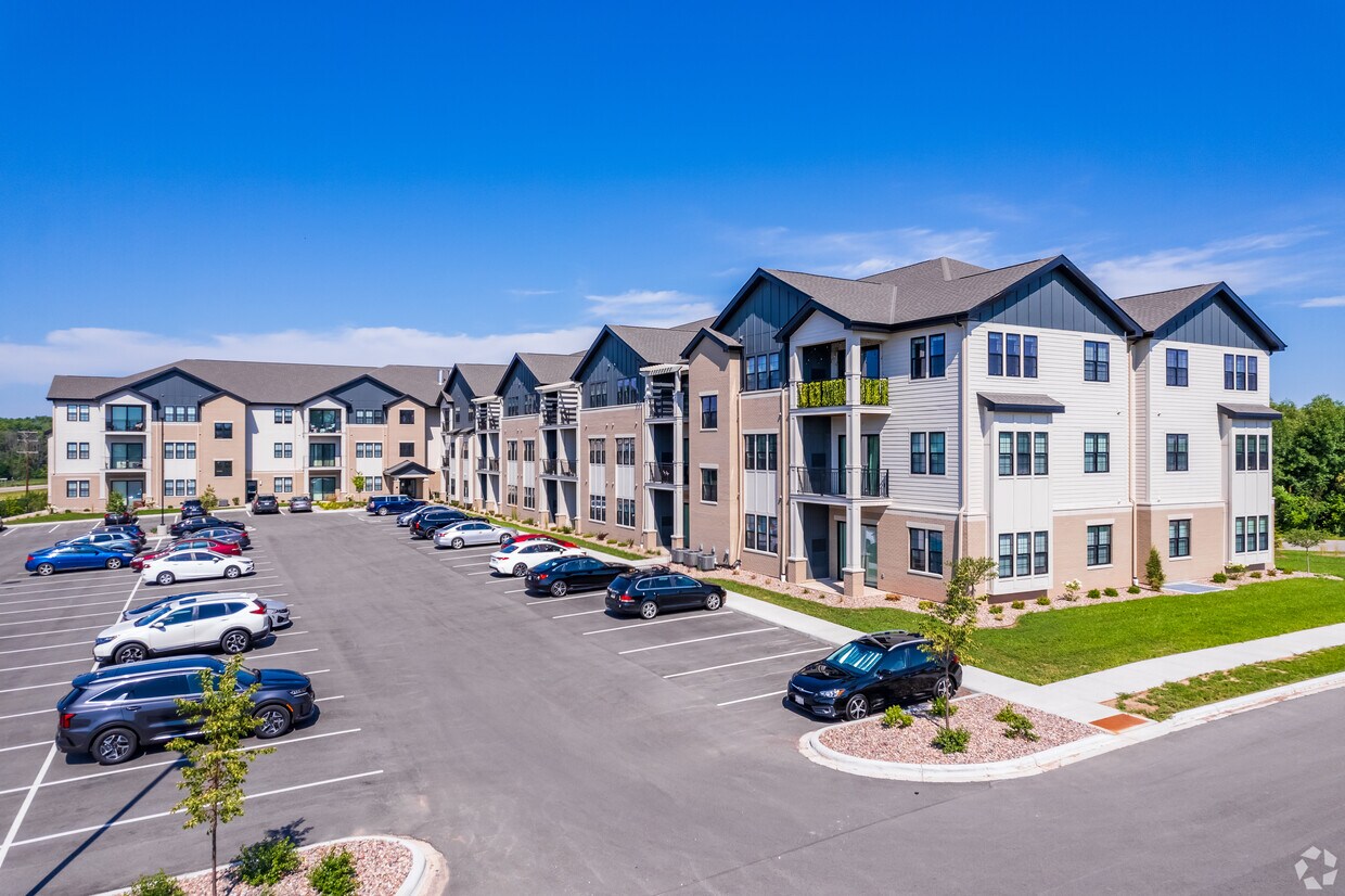 Lakeshore Ridge Apartments in Menasha, WI