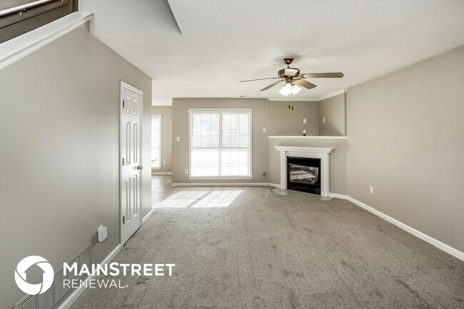 Foto del edificio - 8049 Delta Lakes Blvd