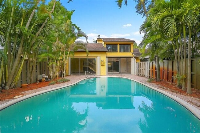 Foto del edificio - 2134 Deer Creek Woodlands Way