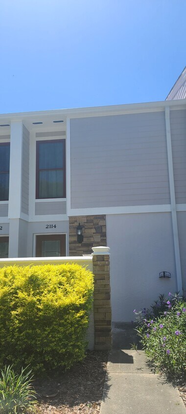 Foto principal - 2114 NE 38th St