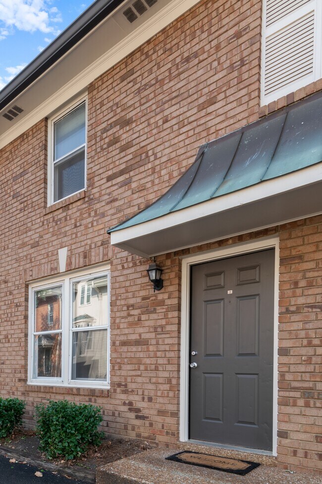 Foto del edificio - 3315 Fairmont Dr