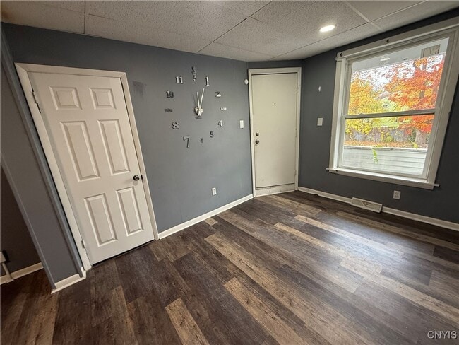 Foto del edificio - 221.5 Lakeview Ave