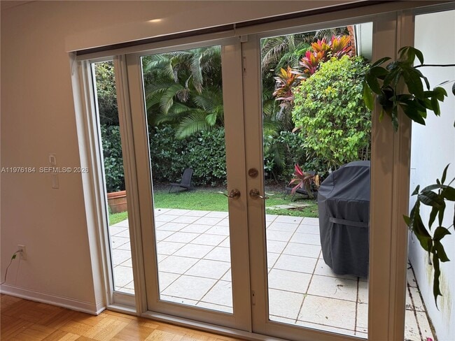 Building Photo - 1428 Ortega Ave