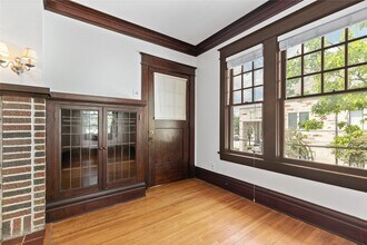 Building Photo - 806 Winbern St