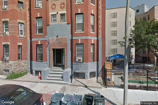 Primary Photo - 218 Hemenway St