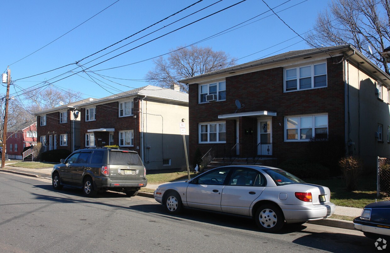 Building Photo - 556-560 Cleveland Ave