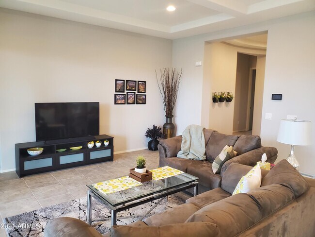 Foto del edificio - 20182 Snowflake Dr