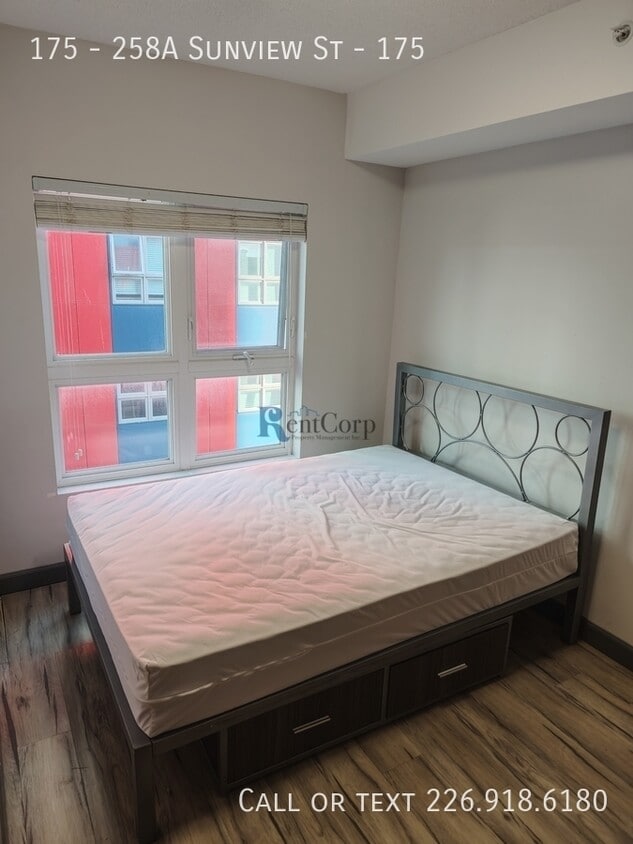 Photo du bâtiment - 258A-258A Sunview St