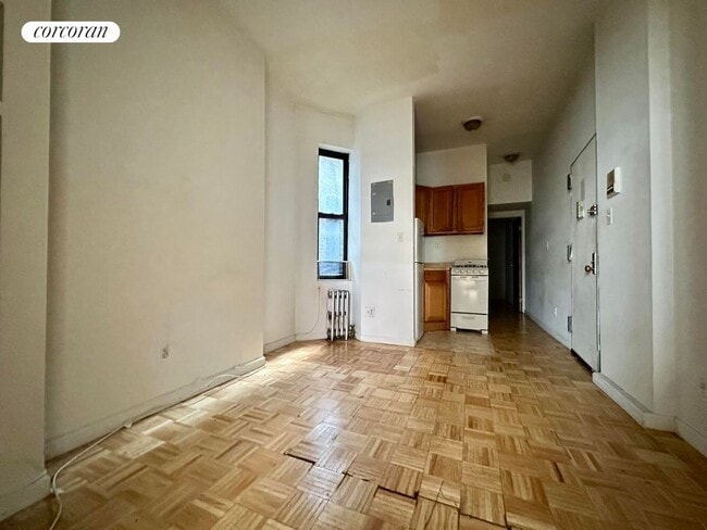 Building Photo - 424 E 66th St