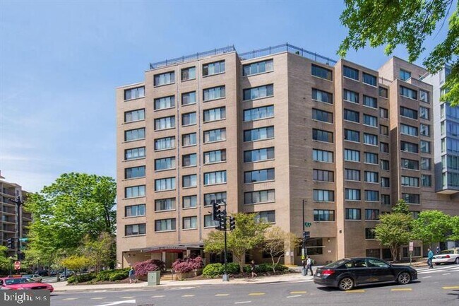 Foto del edificio - 2201 L St NW