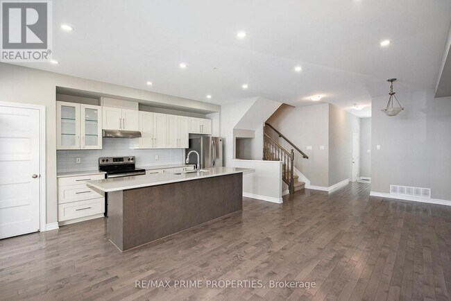 Photo du bâtiment - 812 June Grass St