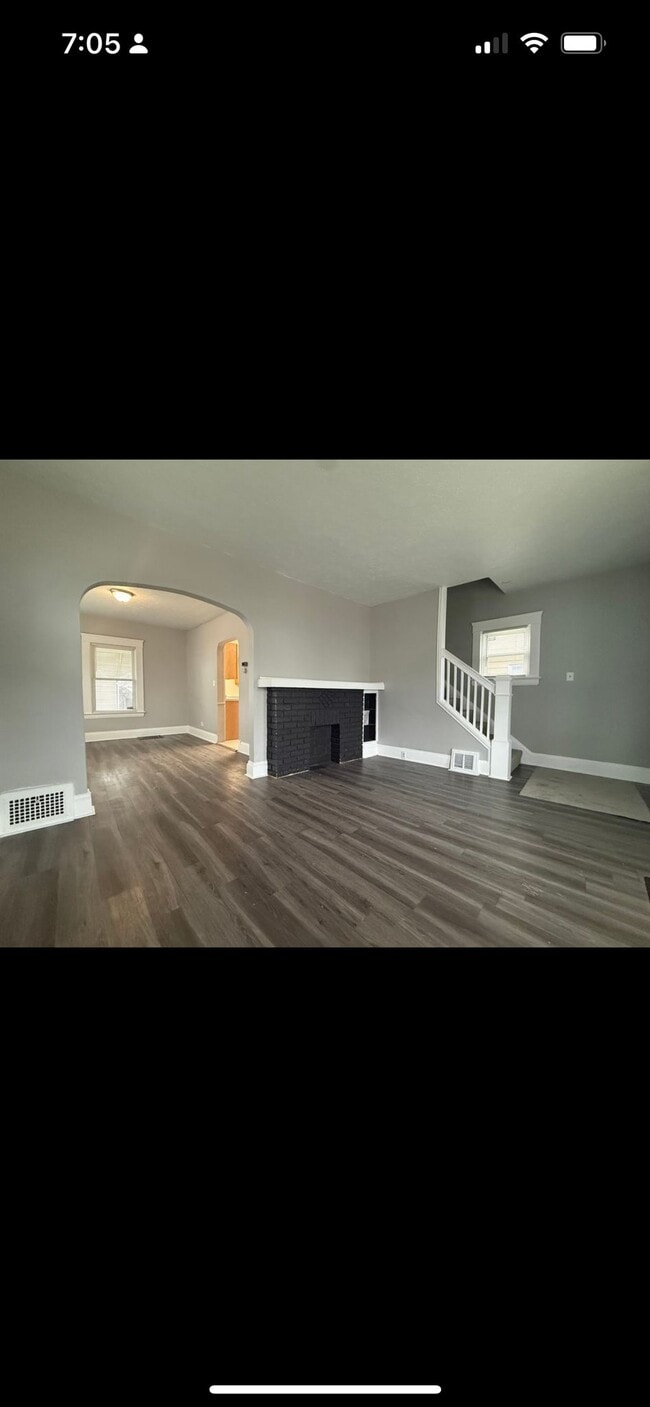 Building Photo - 3058 W 116th St