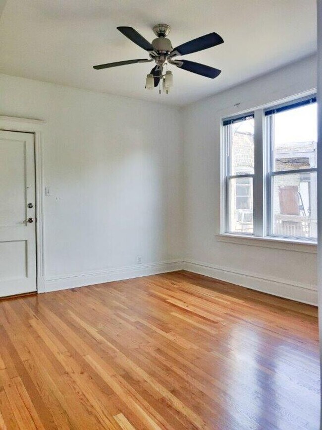 Foto del edificio - 3909 W Schubert Ave