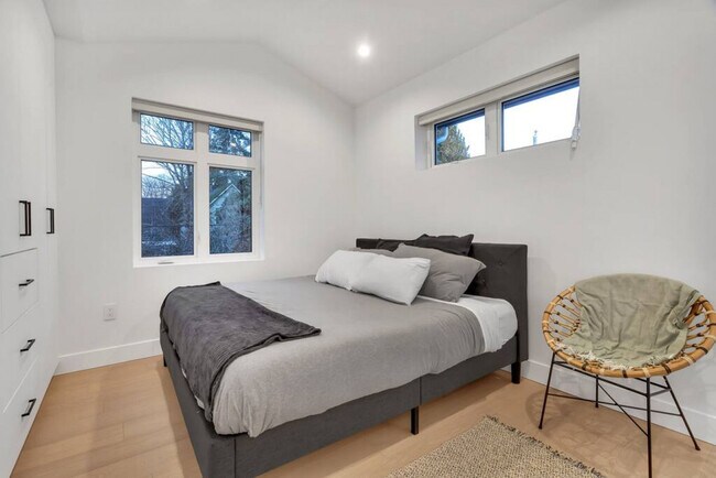 Photo du bâtiment - 76 W 14th Ave