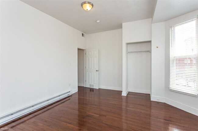 Foto del edificio - 3 br, 1 bath Triplex - 1539 CECIL B MOORE ...