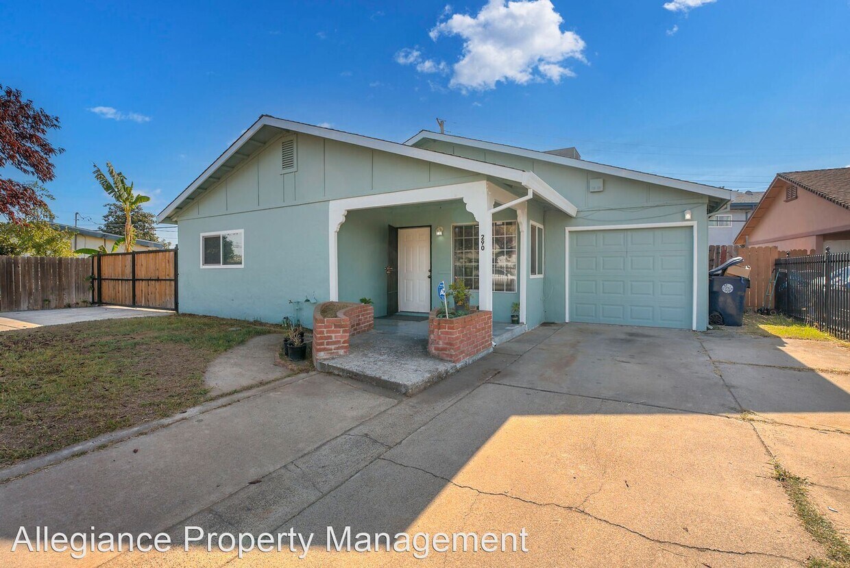 Foto principal - 3 br, 1 bath House - 290 Lindley Dr