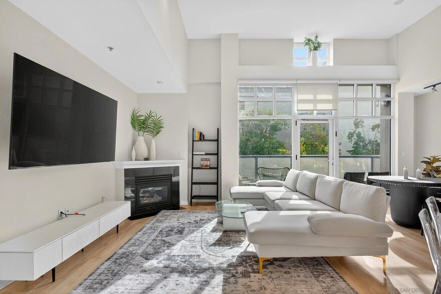 Foto principal - 555 Front St