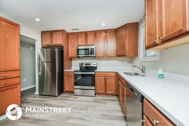 Building Photo - 5622 Clearview Dr