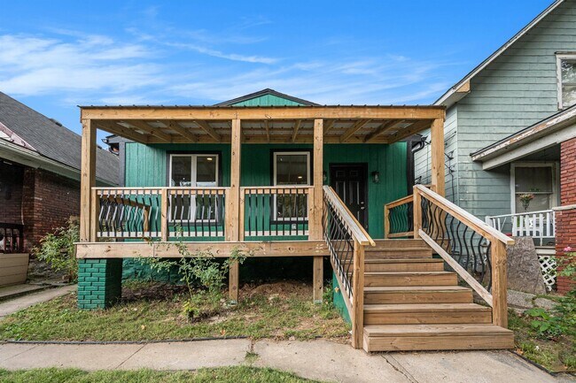 Building Photo - Remodeled 3 Bedroom 2 Bathroom Home!