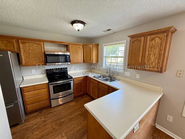Building Photo - 703 Swan Hill Ct