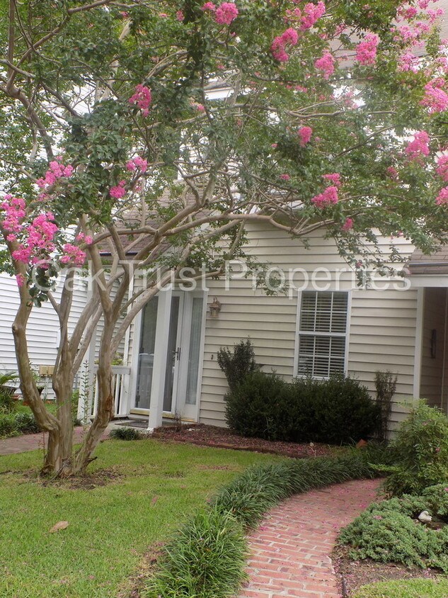 Primary Photo - Lakeside James Island Townhouse