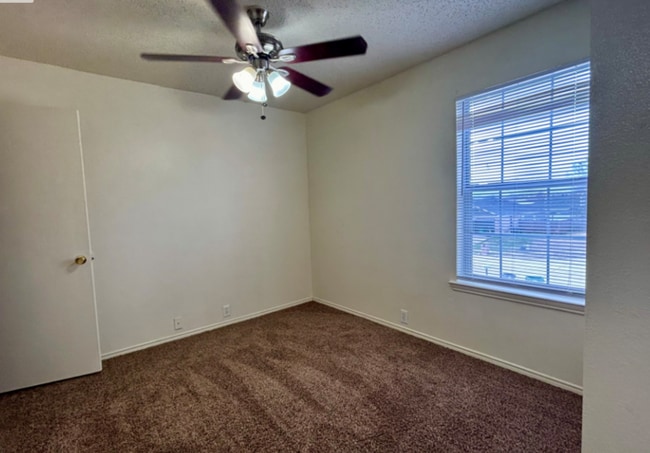 Building Photo - 3109 Pinehurst Ct