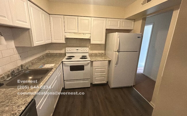 Building Photo - 1450 Slade Ave