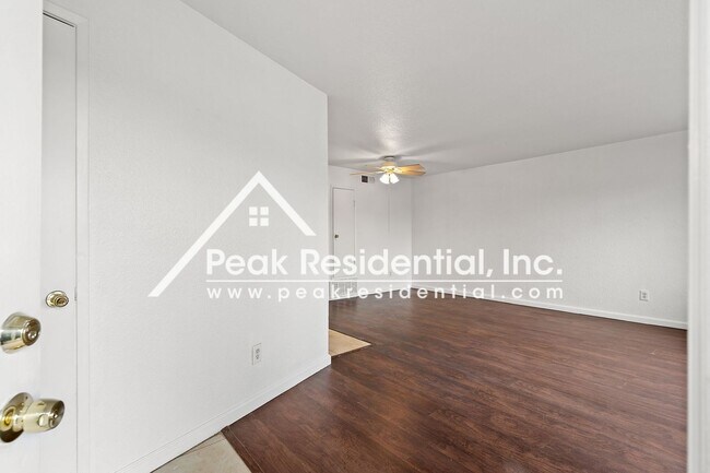 Building Photo - Croetto10540