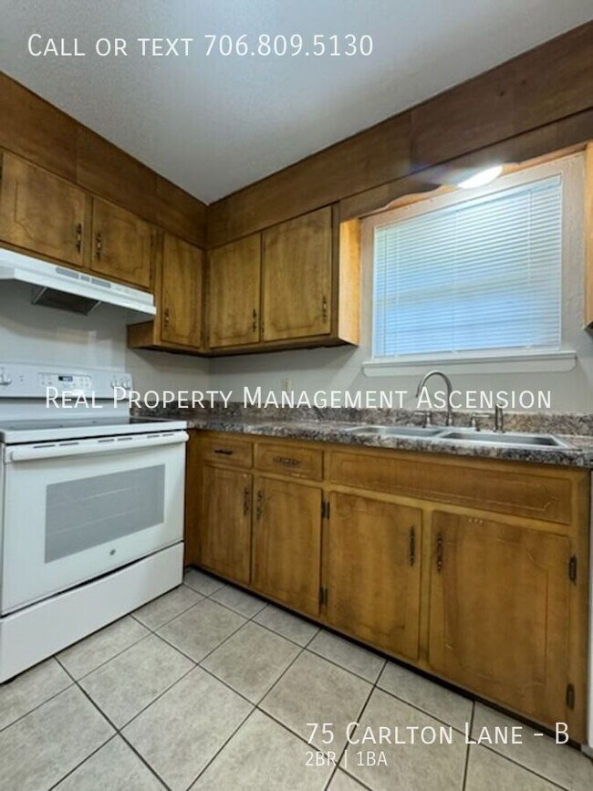 Foto del edificio - 69-75 Carlton Ln
