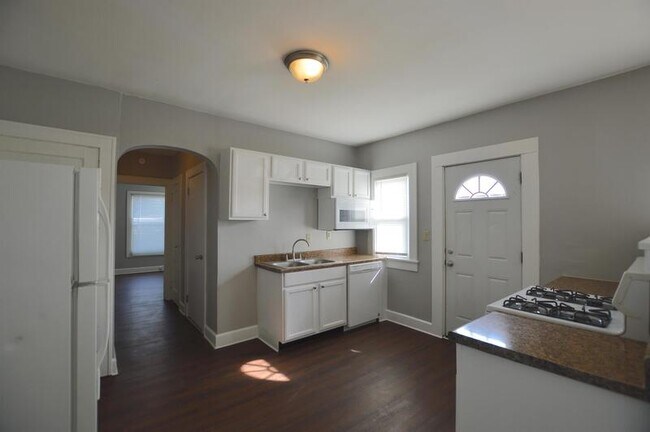 Building Photo - 1048 E Tabor St