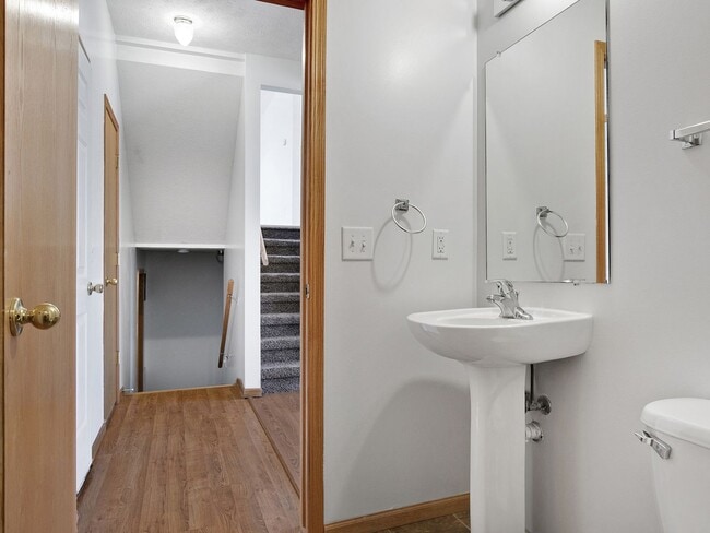 Building Photo - Limited Time Offer $500 Off First Month's ...