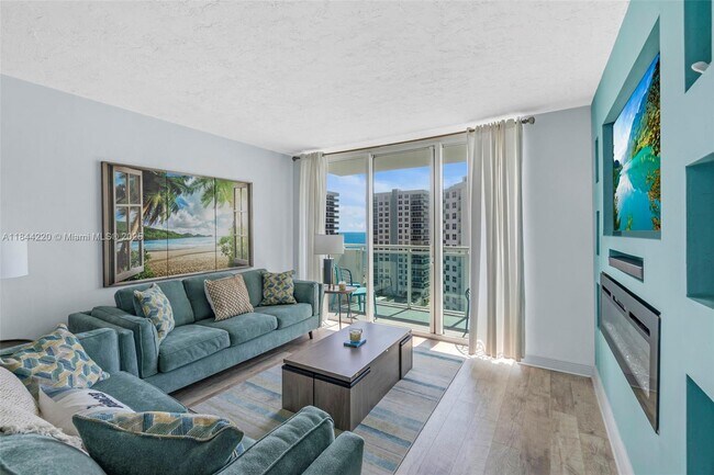 Building Photo - 3000 S Ocean Dr