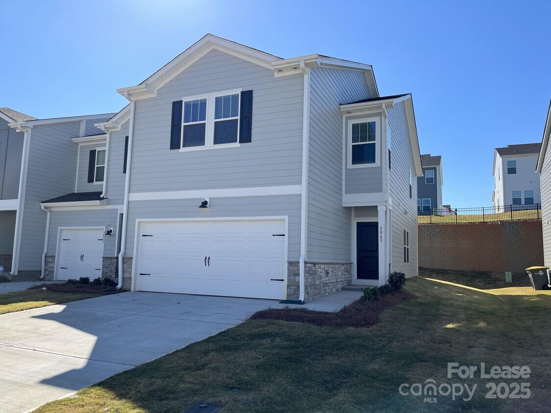 Foto principal - 3863 County Down Ave