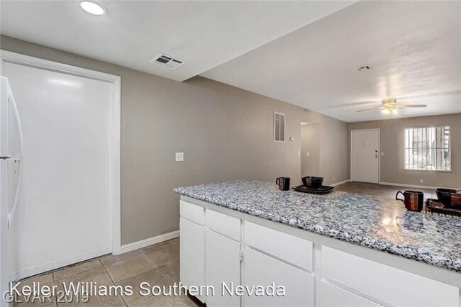 Building Photo - 2 br, 2 bath House - 3263 SAVALLI UNIT B.