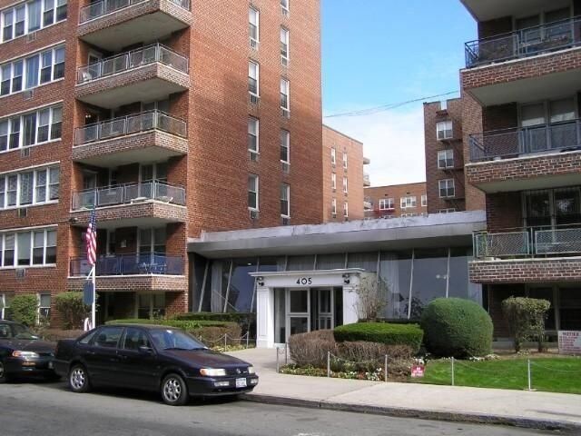 Primary Photo - 400 Argyle Rd