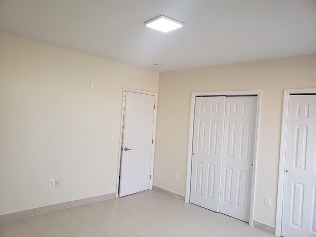 Foto del edificio - 44 Bergen Blvd