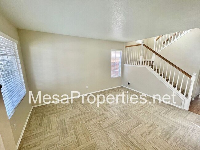 Foto del edificio - 387 Freedom Ave