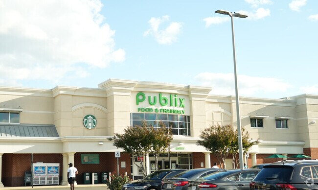 Publix: Quality Meets Convenience in White Oak Village, Henrico.