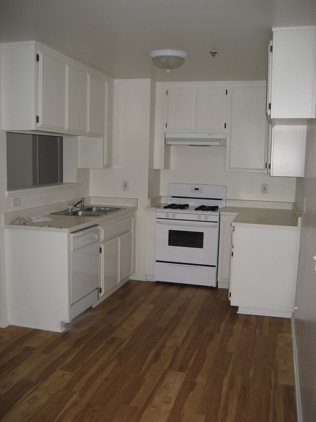 Foto del edificio - 6431 Los Robles Ave
