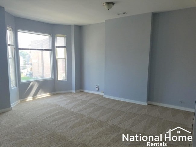 Building Photo - 4334 S Langley Ave Unit 2