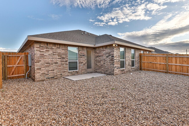 Building Photo - 5517 Kemper St