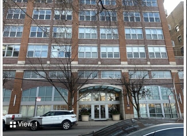 Building Photo - 933 W Van Buren St