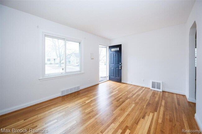 Foto del edificio - 1621 Whitcomb Ave