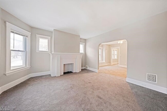Building Photo - 2016 W 85th St