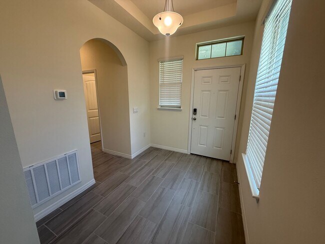 Building Photo - 3/2 Modern Winter Garden Home